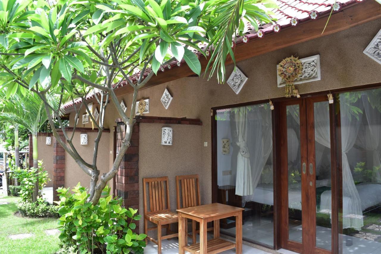 Made Taro - Menjangan Homestay Banyuwedang Exterior foto